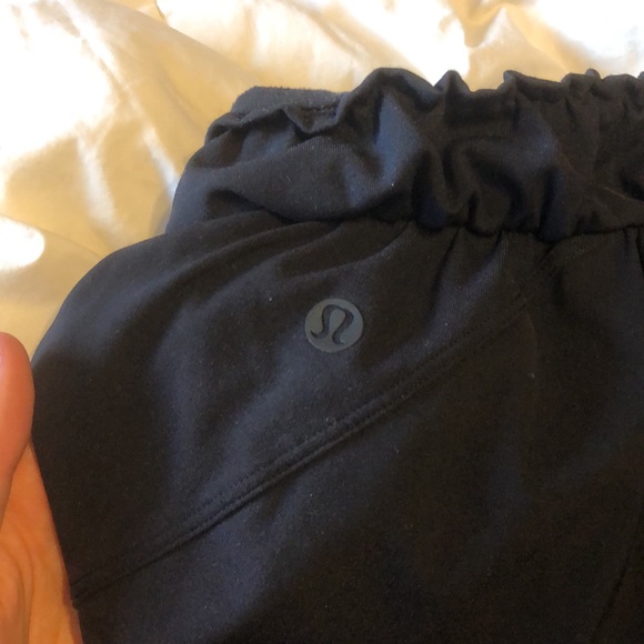 Lululemon Keep Moving Pant High-Rise. Black size 8 - Picture 11 of 11